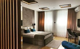 Aria Royal
